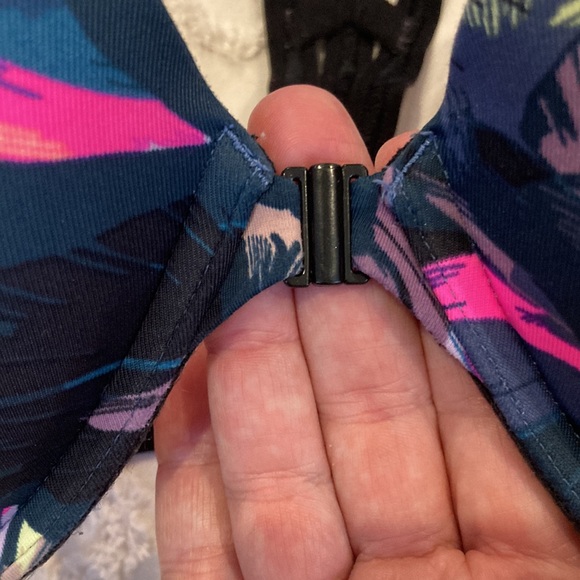 Pink wear everywhere push up black floral strappy racerback size 36DD! - Picture 2 of 7